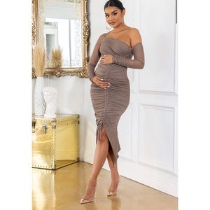 MOCHA MATERNITY RUCHED SHEER SLEEVE MIDI DRESS